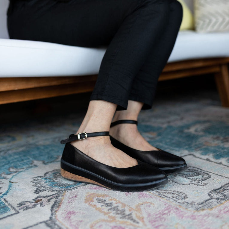 Ruth Flat BLACK