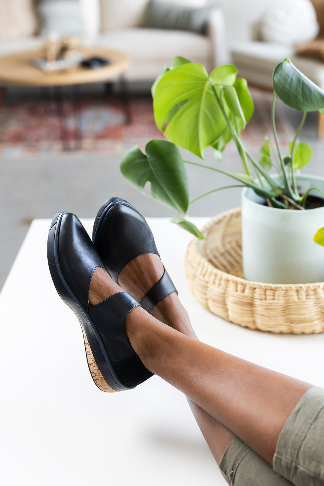Soleni Shoes | Sustainable Leather Orthopedic Flats for Women